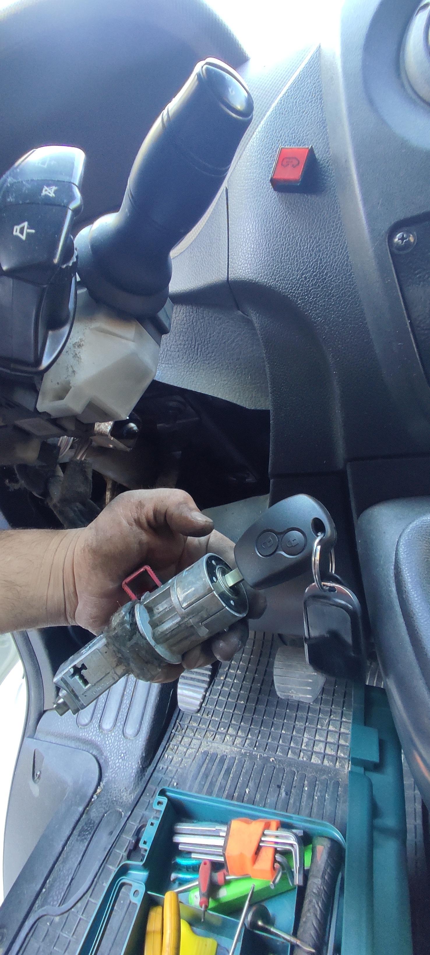 Oto Kontak ve Kilit Tamiri - 339